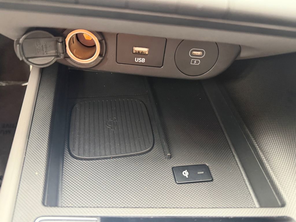 Certified 2025 Hyundai Elantra Sport image 23