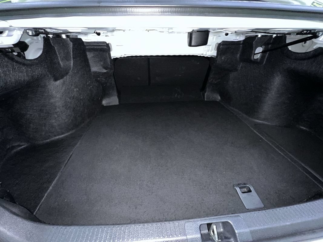 Used 2025 Toyota Camry LE FWD image 27