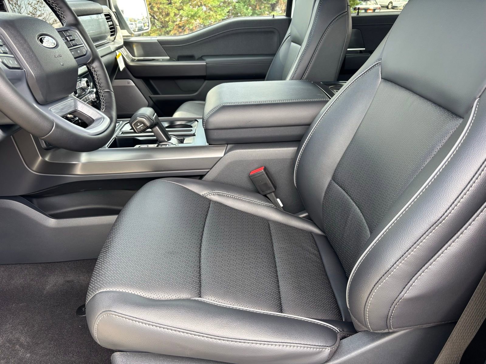 New 2026 Ford F150 Lariat w/ Equipment Group 501A Mid AWD/4WD image 17