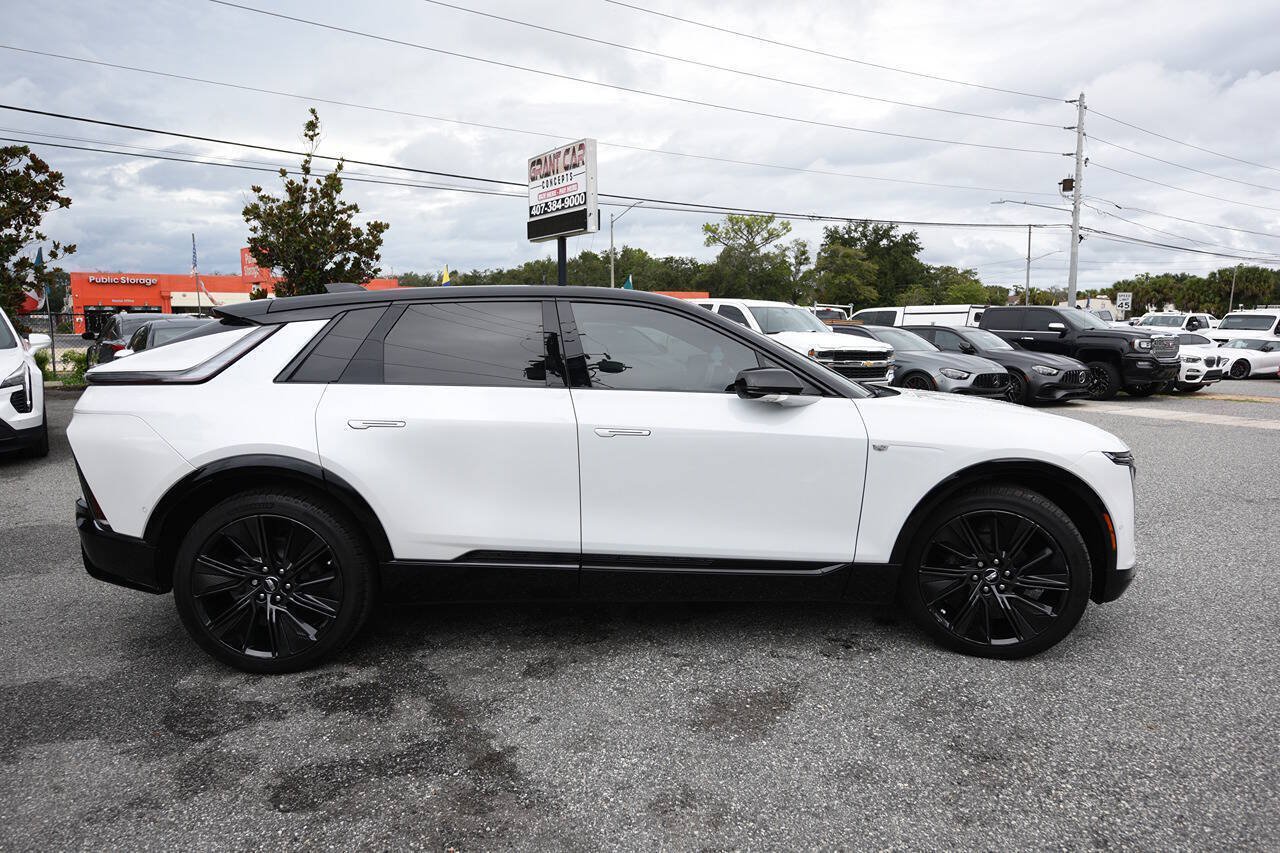 Used 2025 Cadillac Lyriq Sport w/ LPO, Floor Liner Package AWD/4WD image 8