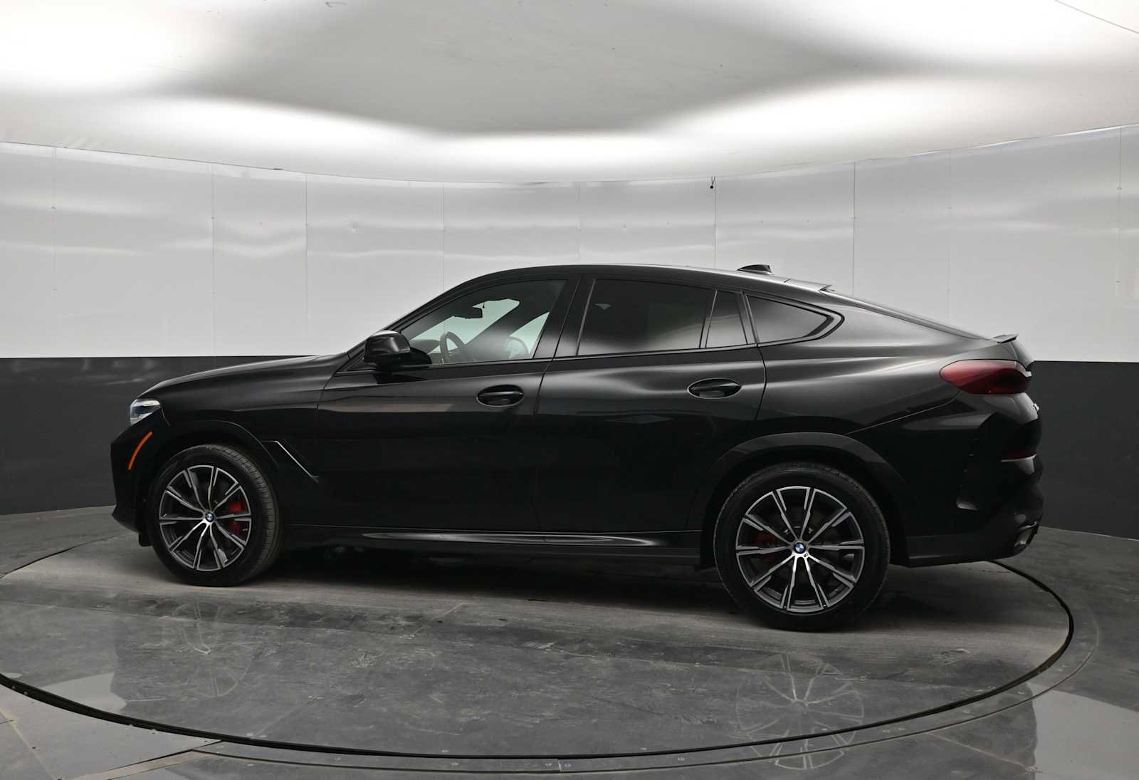 Used 2023 BMW X6 xDrive40i w/ M Sport Package AWD/4WD image 5
