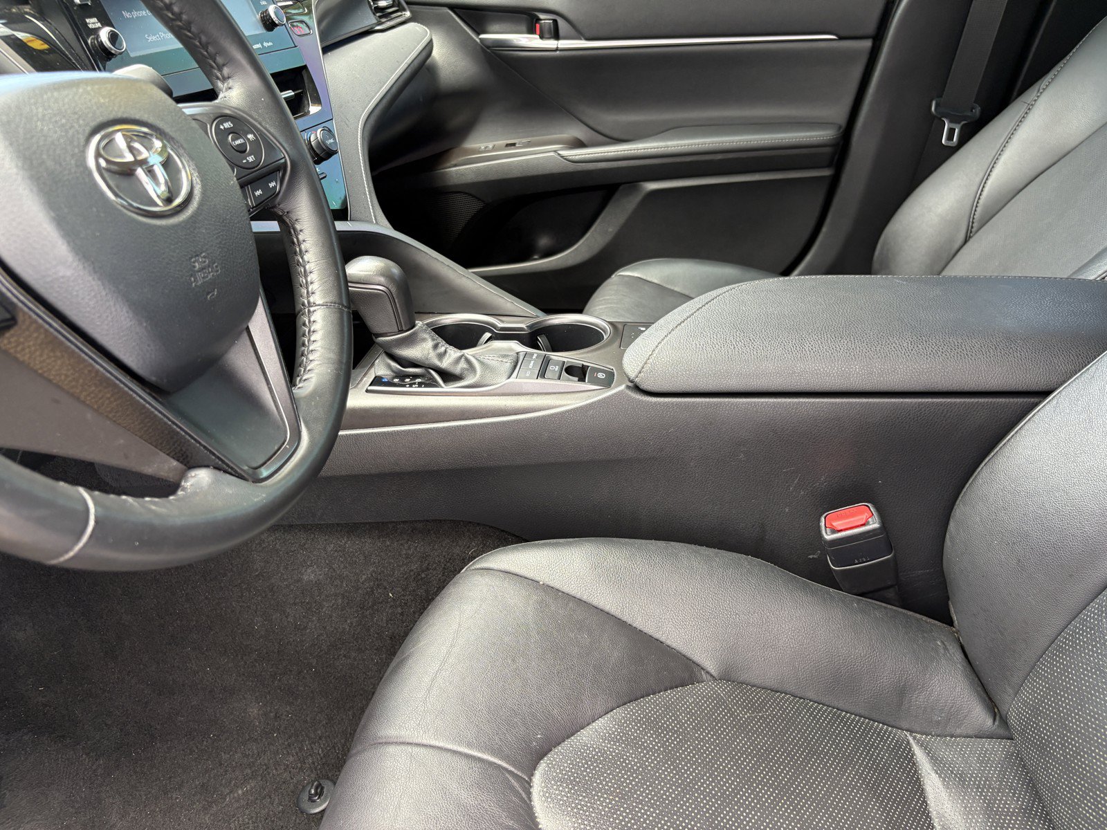 Used 2024 Toyota Camry XSE FWD image 12