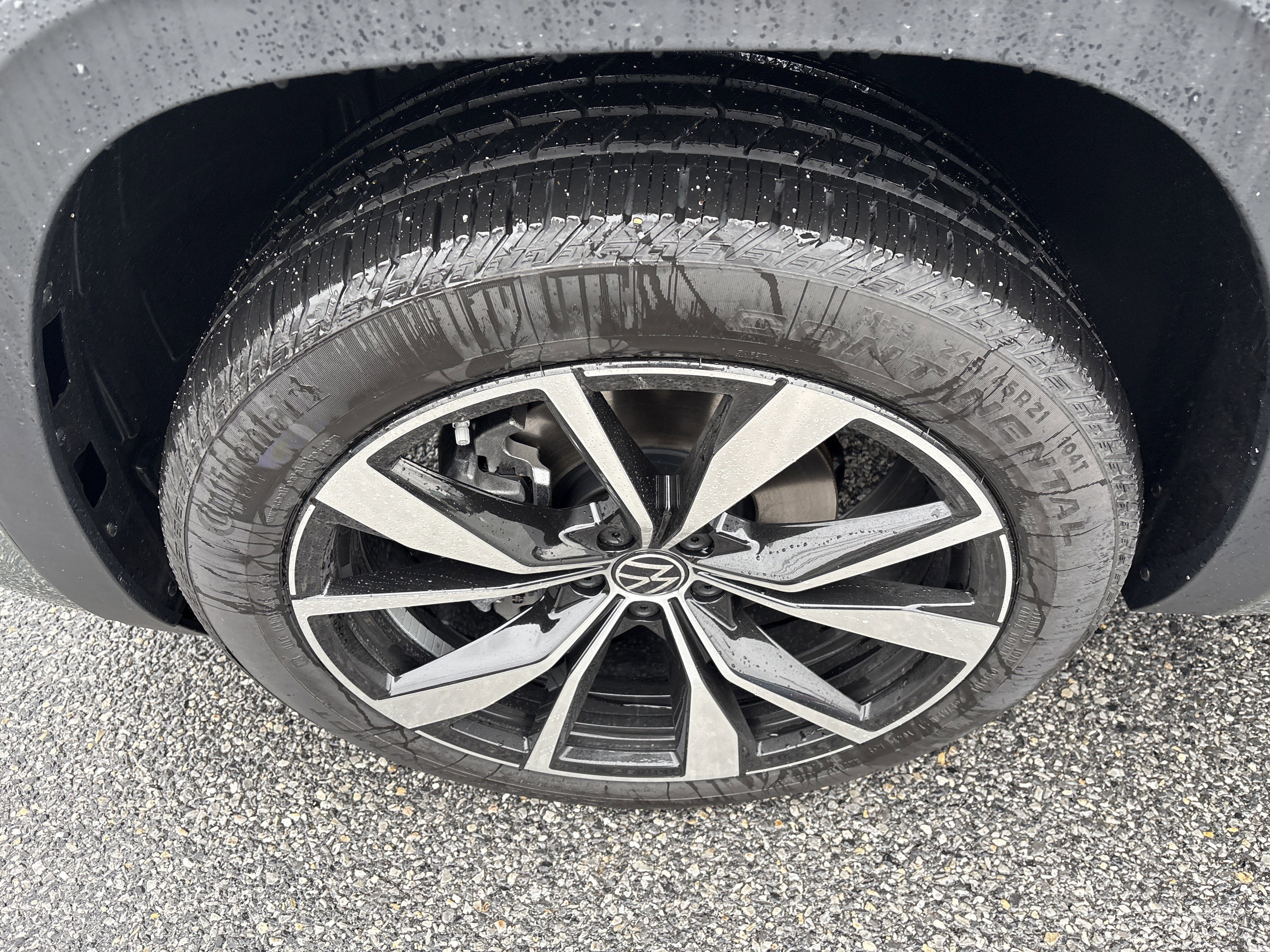 New 2026 Volkswagen Atlas Cross Sport SEL Premium R-Line image 7