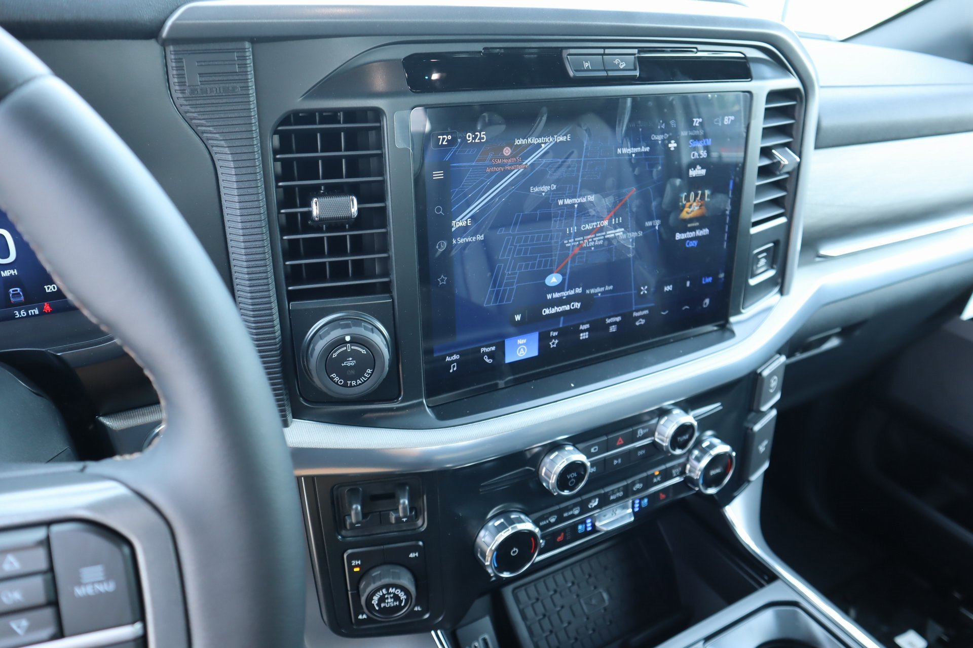 New 2025 Ford F150 Lariat w/ Equipment Group 502A High image 5