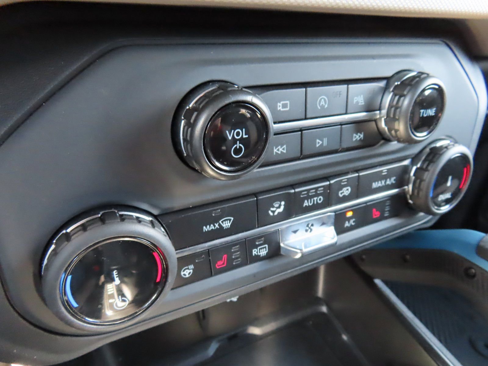 Certified 2022 Ford Bronco Wildtrak image 28