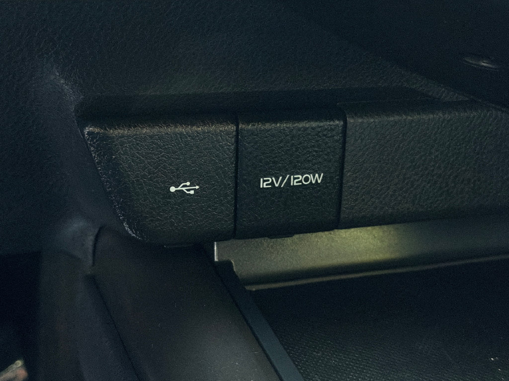 Used 2024 Toyota Camry SE w/ Convenience Package FWD image 28