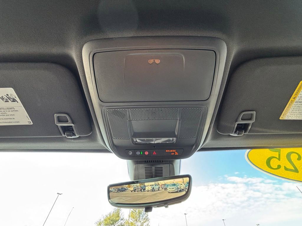 Used 2025 Chevrolet Equinox LT w/ Convenience Package II image 38