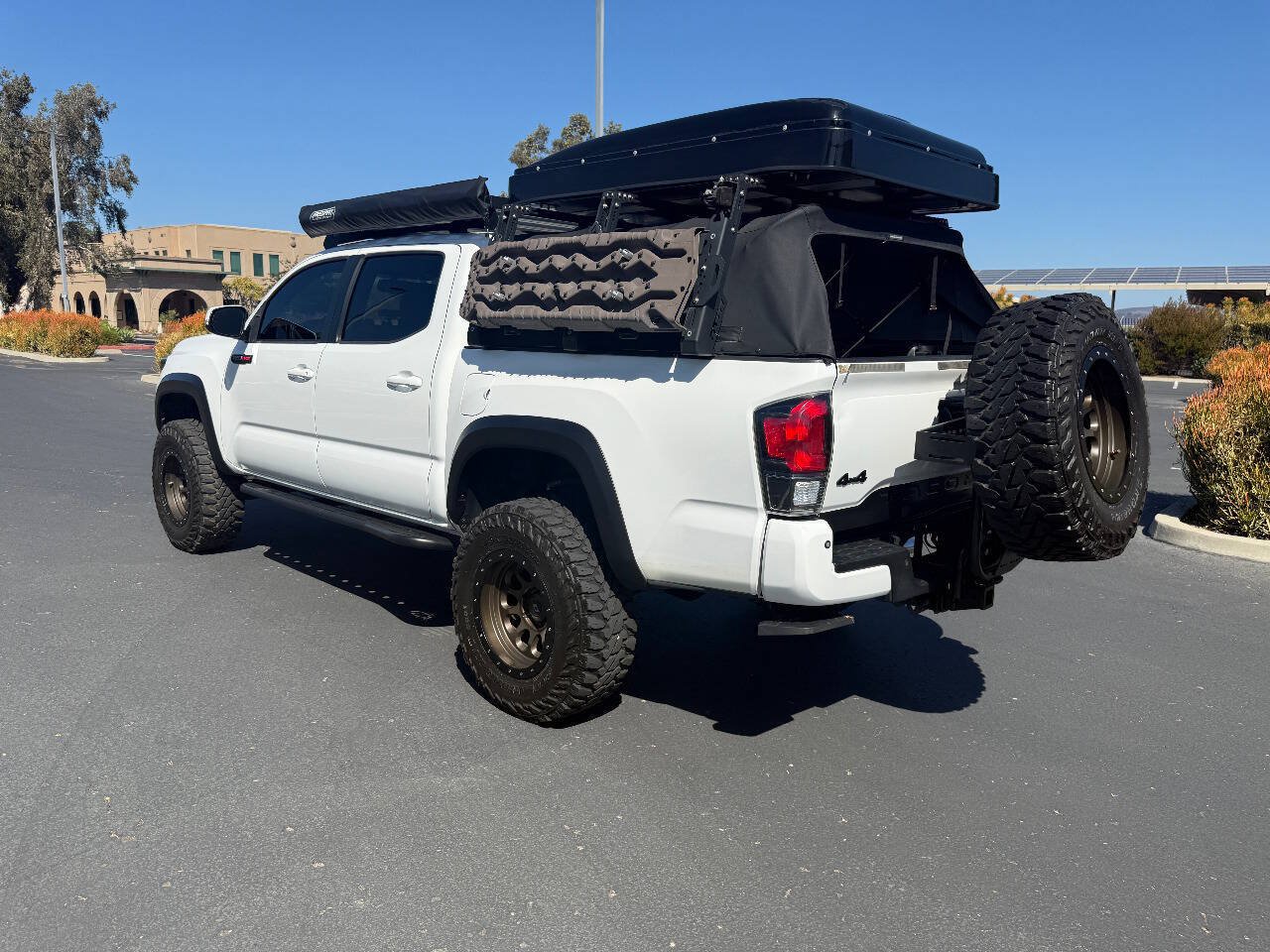 Used 2017 Toyota Tacoma TRD Pro AWD/4WD image 6