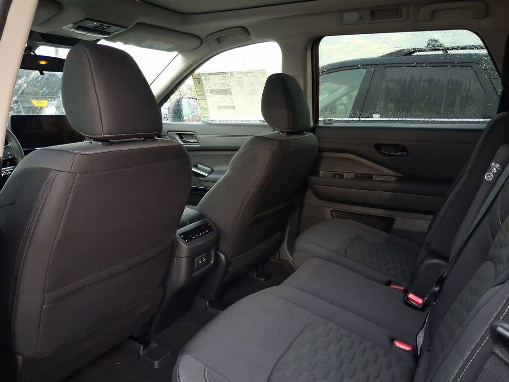New 2026 Nissan Pathfinder SV w/ SV Premium Package FWD image 5