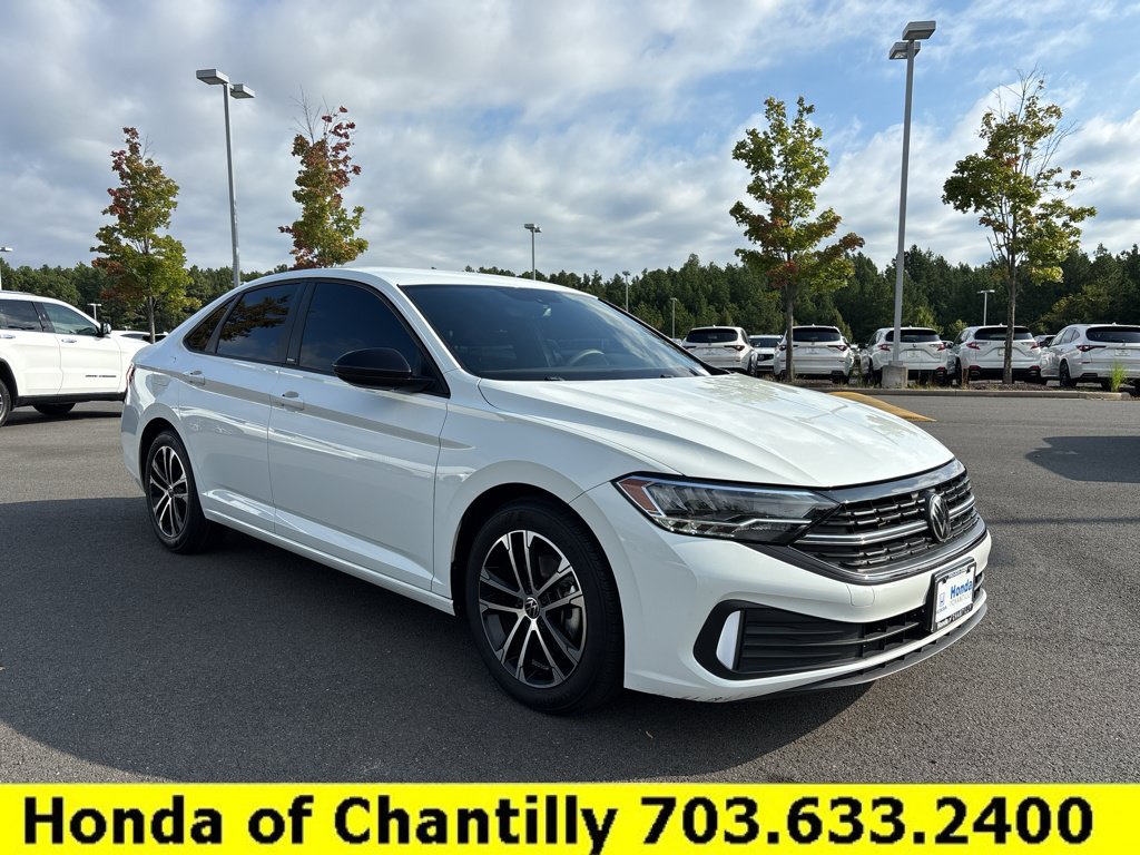 Used 2023 Volkswagen Jetta Sport FWD image 1