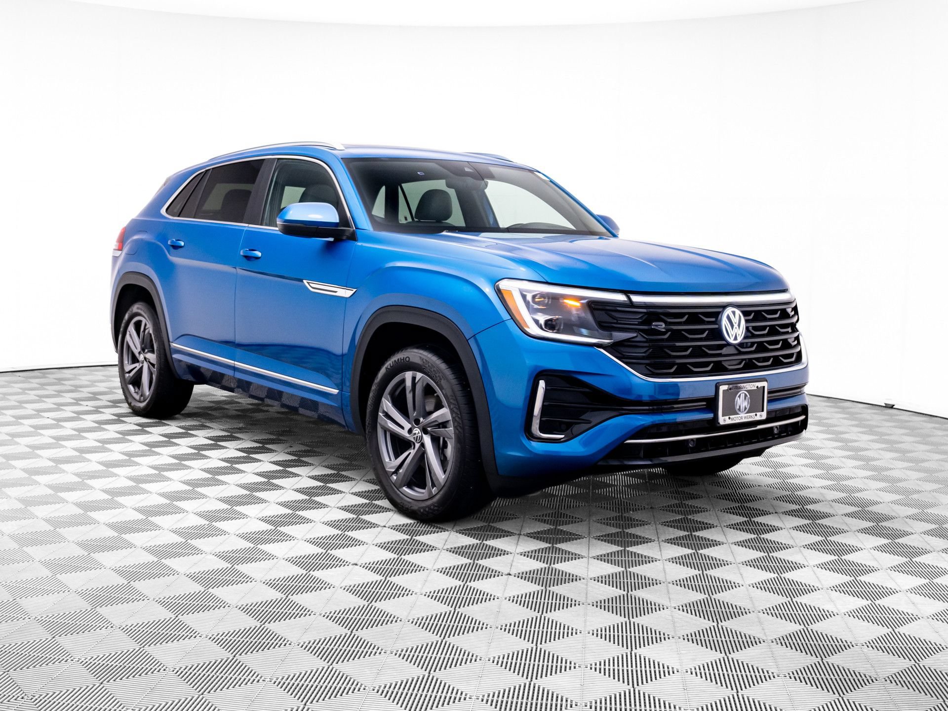 Used 2024 Volkswagen Atlas Cross Sport SEL R-Line AWD/4WD image 7