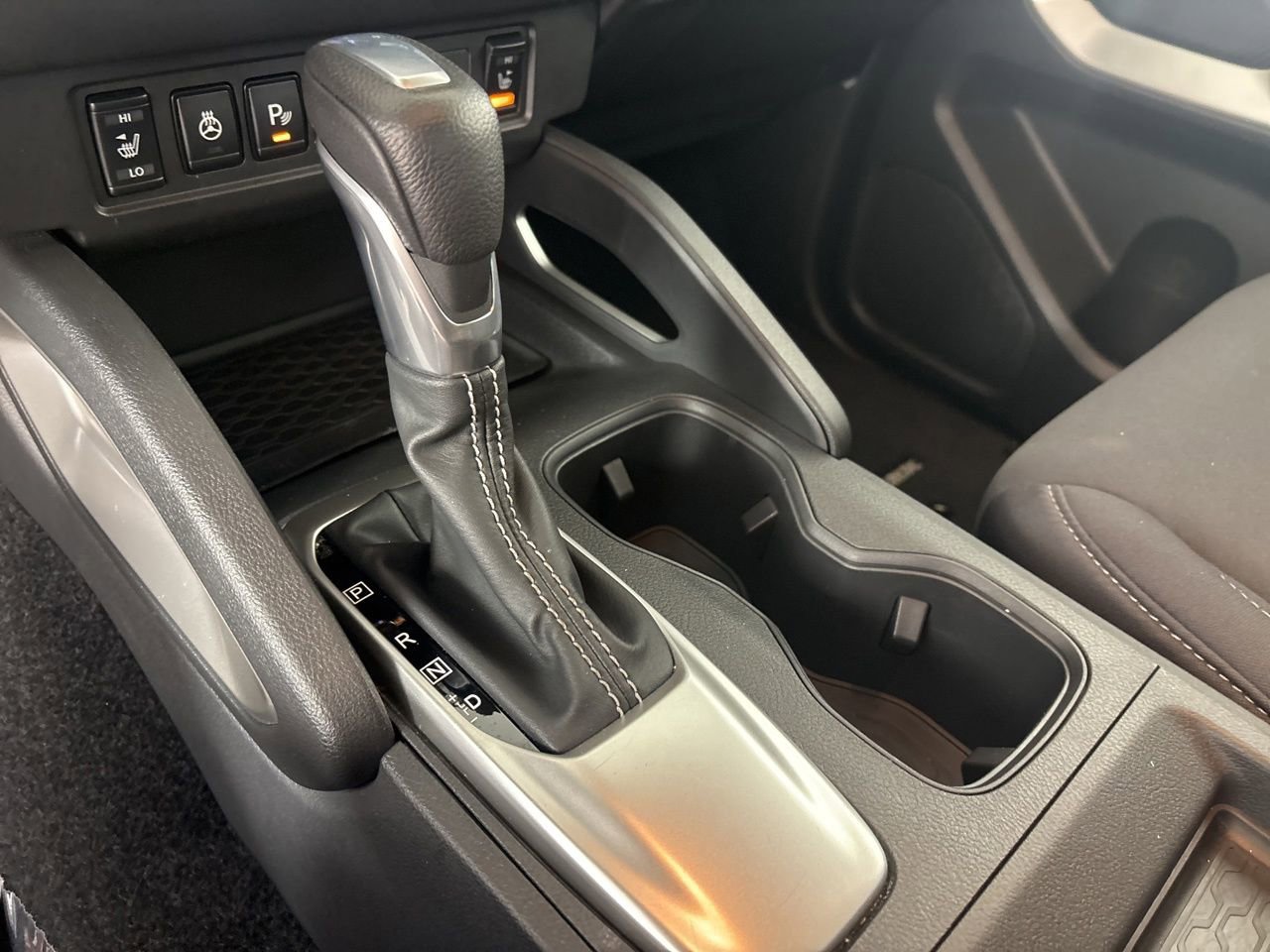 Used 2024 Nissan Frontier SV w/ SV Convenience Package image 17