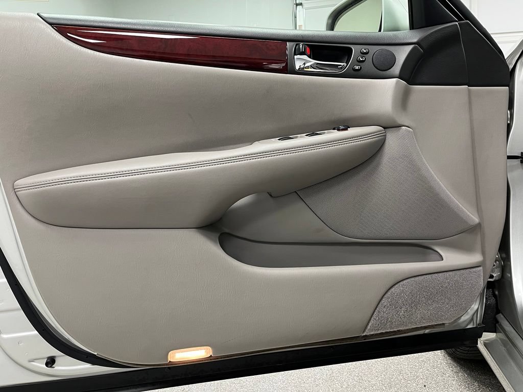 Used 2003 Lexus ES 330 FWD image 23