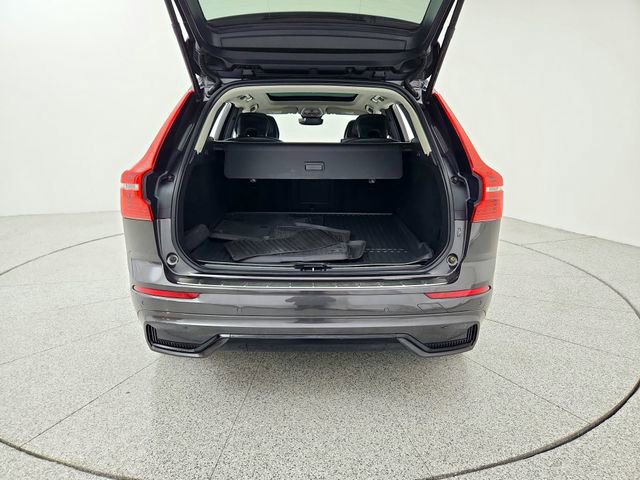 Certified 2023 Volvo XC60 B5 Plus w/ Climate Package image 15