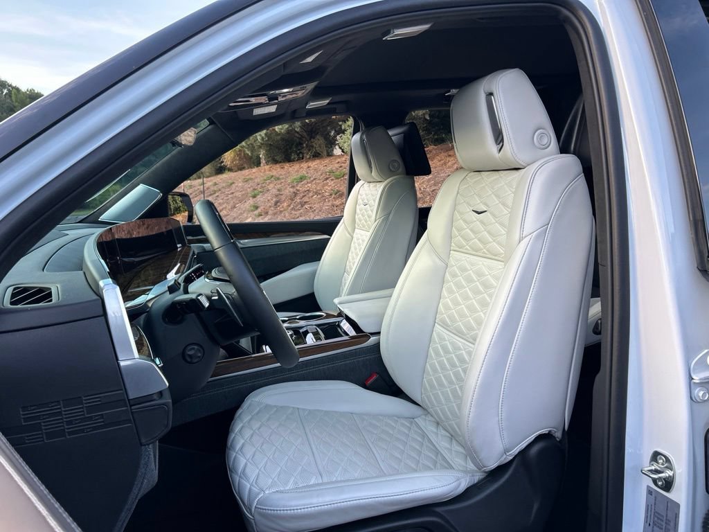 Used 2026 Cadillac Escalade ESV Platinum Sport AWD/4WD image 52