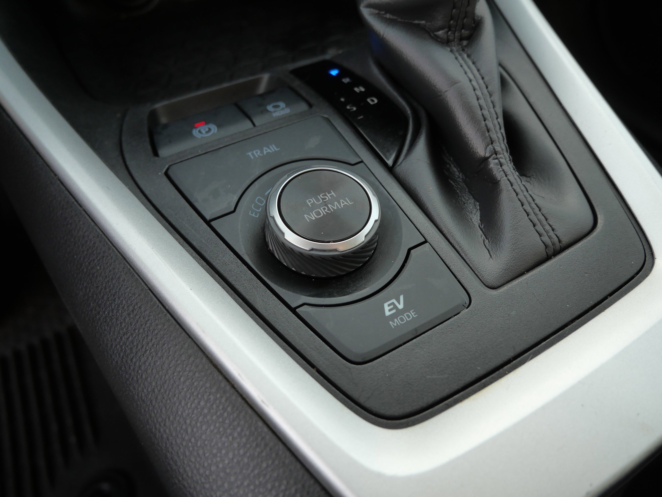 Certified 2024 Toyota RAV4 LE image 30