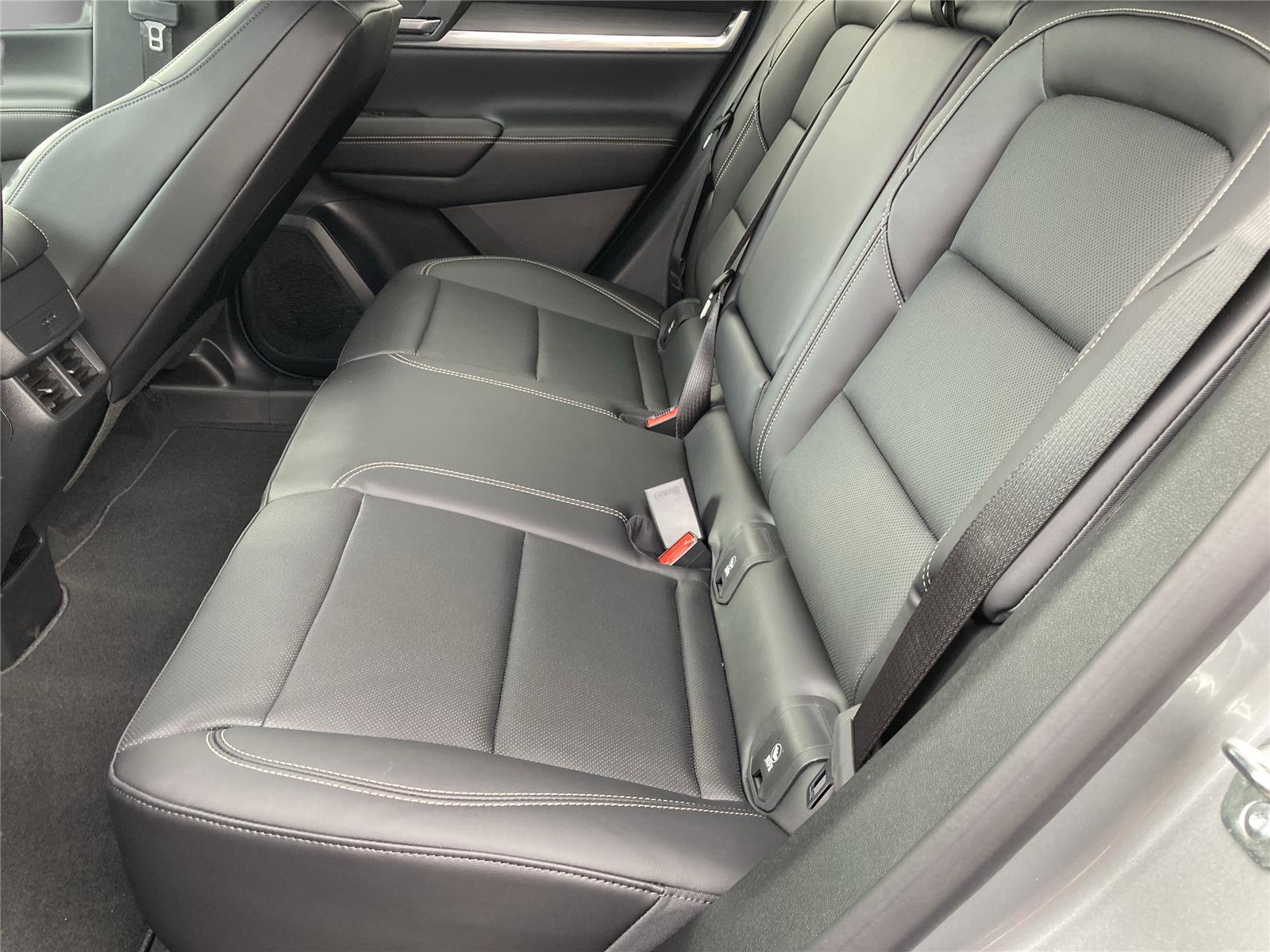 New 2026 GMC Terrain Elevation w/ Elevation Premium Package image 12