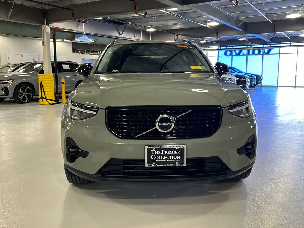 Certified 2023 Volvo XC40 B5 Plus w/ Driver Assist Package image 6