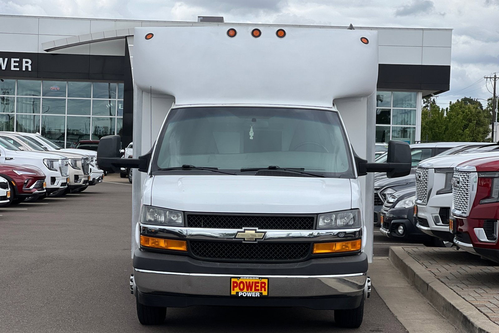 Used 2019 Chevrolet Express 3500 w/ Power Convenience Package image 9