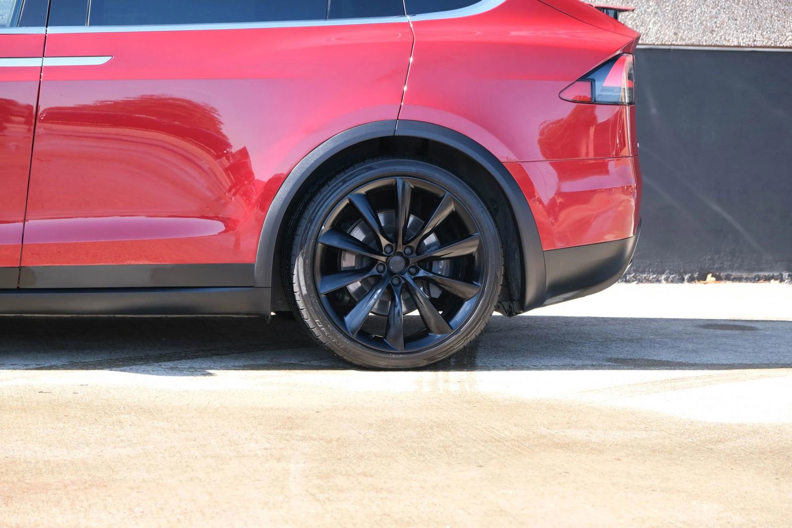 Used 2018 Tesla Model X 75D image 10