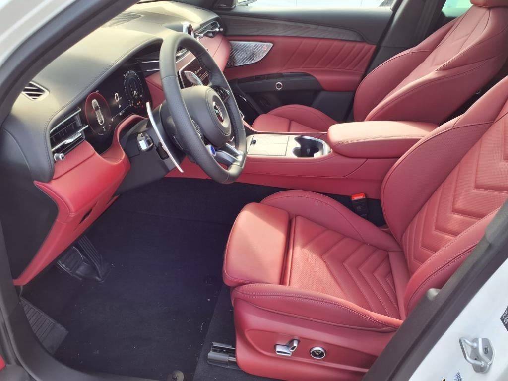 New 2025 Maserati Grecale GT image 15