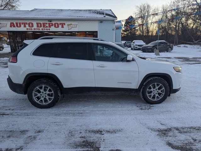 Used 2019 Jeep Cherokee Limited w/ Luxury Group image 2