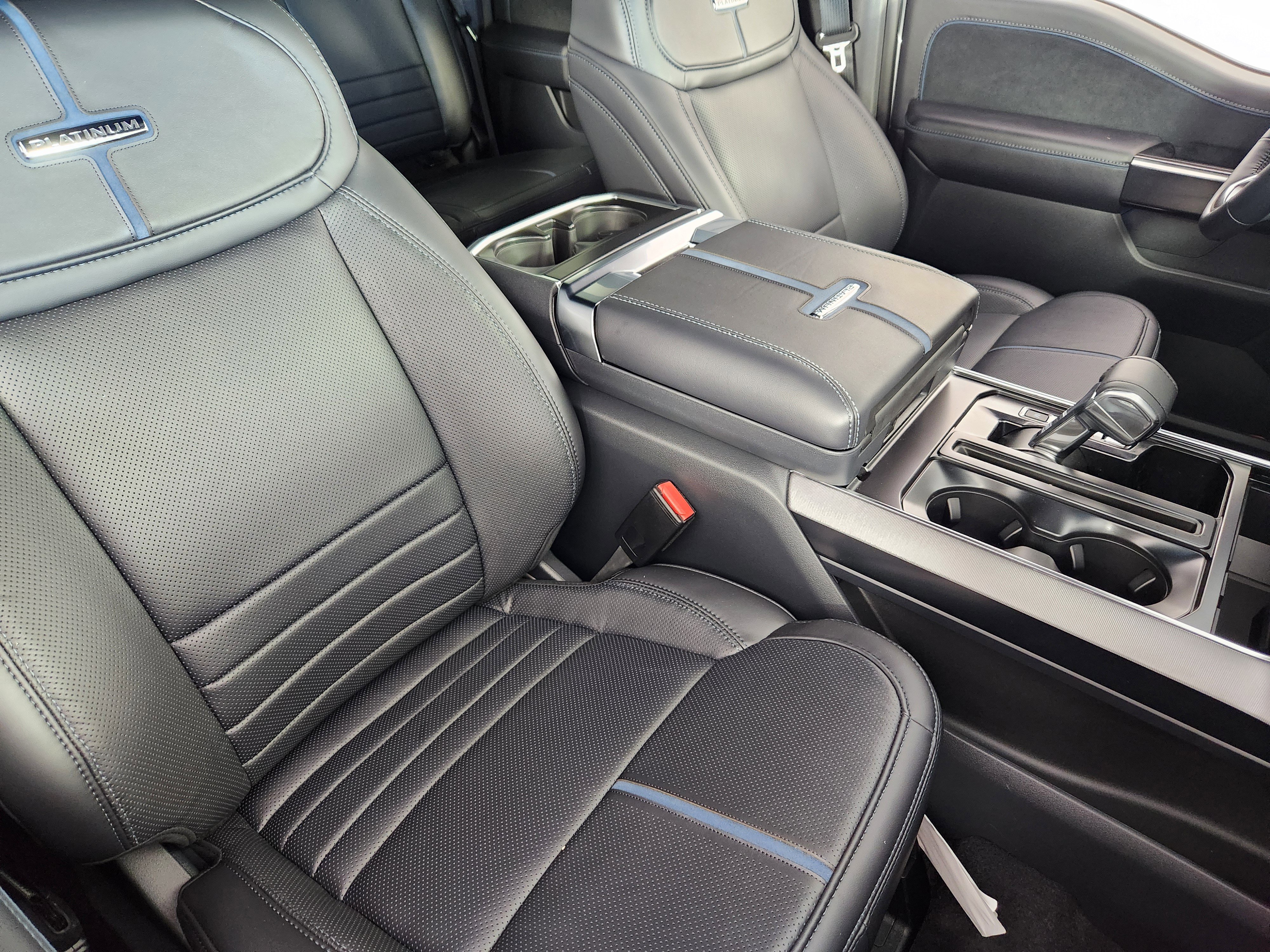 New 2025 Ford F150 Platinum w/ Equipment Group 702A High image 9