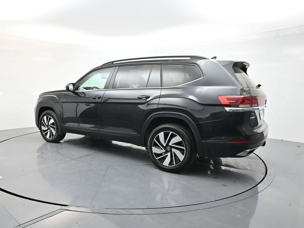Used 2025 Volkswagen Atlas SE FWD image 5