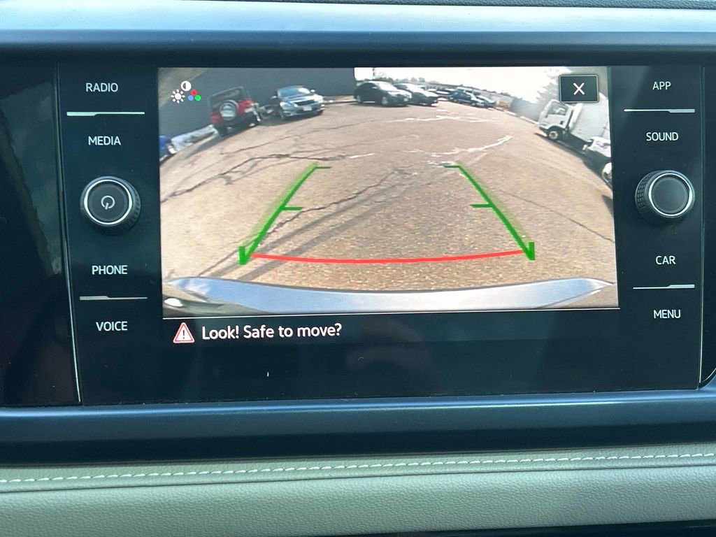 Used 2024 Volkswagen Taos SE image 28