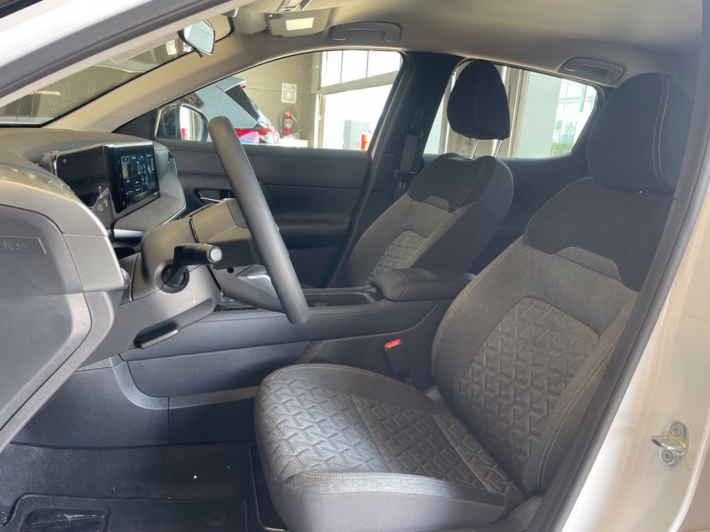 Certified 2026 Nissan Kicks SV AWD/4WD image 10