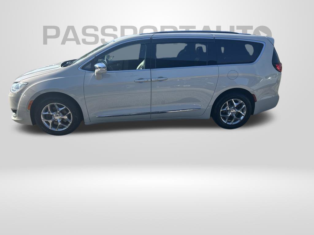 Used 2019 Chrysler Pacifica Limited w/ Advanced Safetytec Group FWD image 2