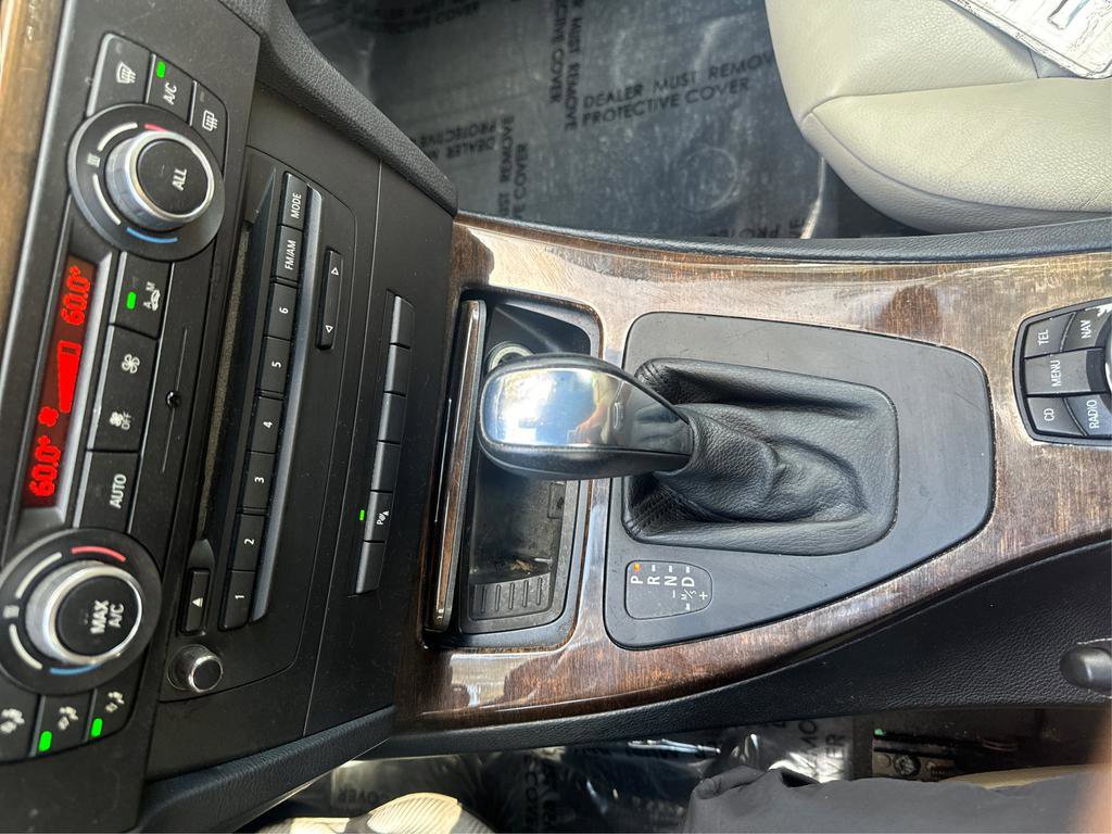 Used 2013 BMW 335i Convertible image 36