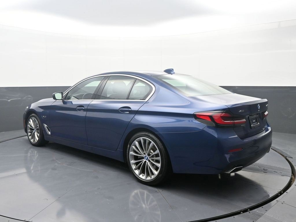 Used 2023 BMW 530e xDrive w/ Premium Package image 5