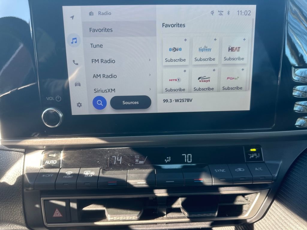 Used 2025 Toyota Camry SE image 5