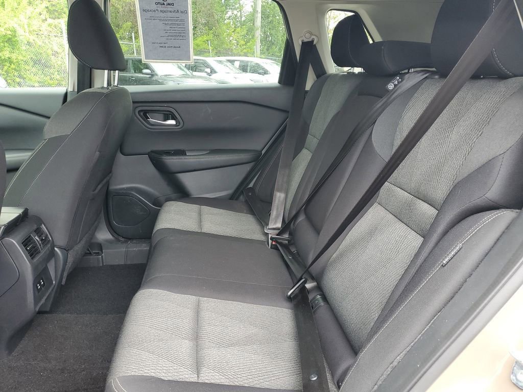 Used 2025 Nissan Rogue SV AWD/4WD image 10