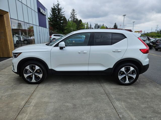 Certified 2025 Volvo XC40 B5 Plus AWD/4WD image 8
