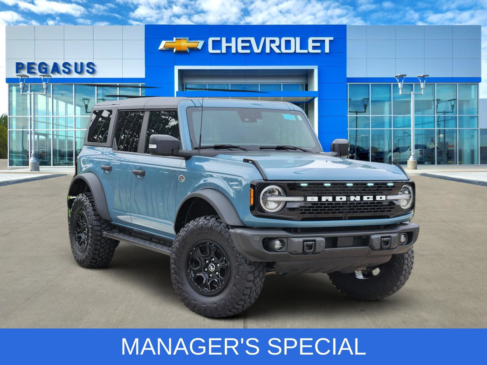 Used 2023 Ford Bronco Wildtrak AWD/4WD image 1