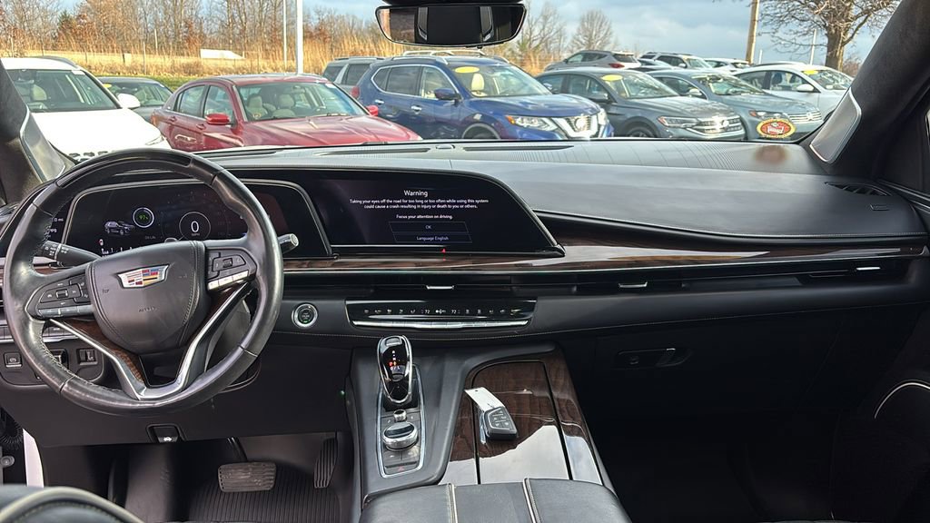 Used 2022 Cadillac Escalade ESV Sport Platinum w/ Heavy-Duty Trailer Package image 12