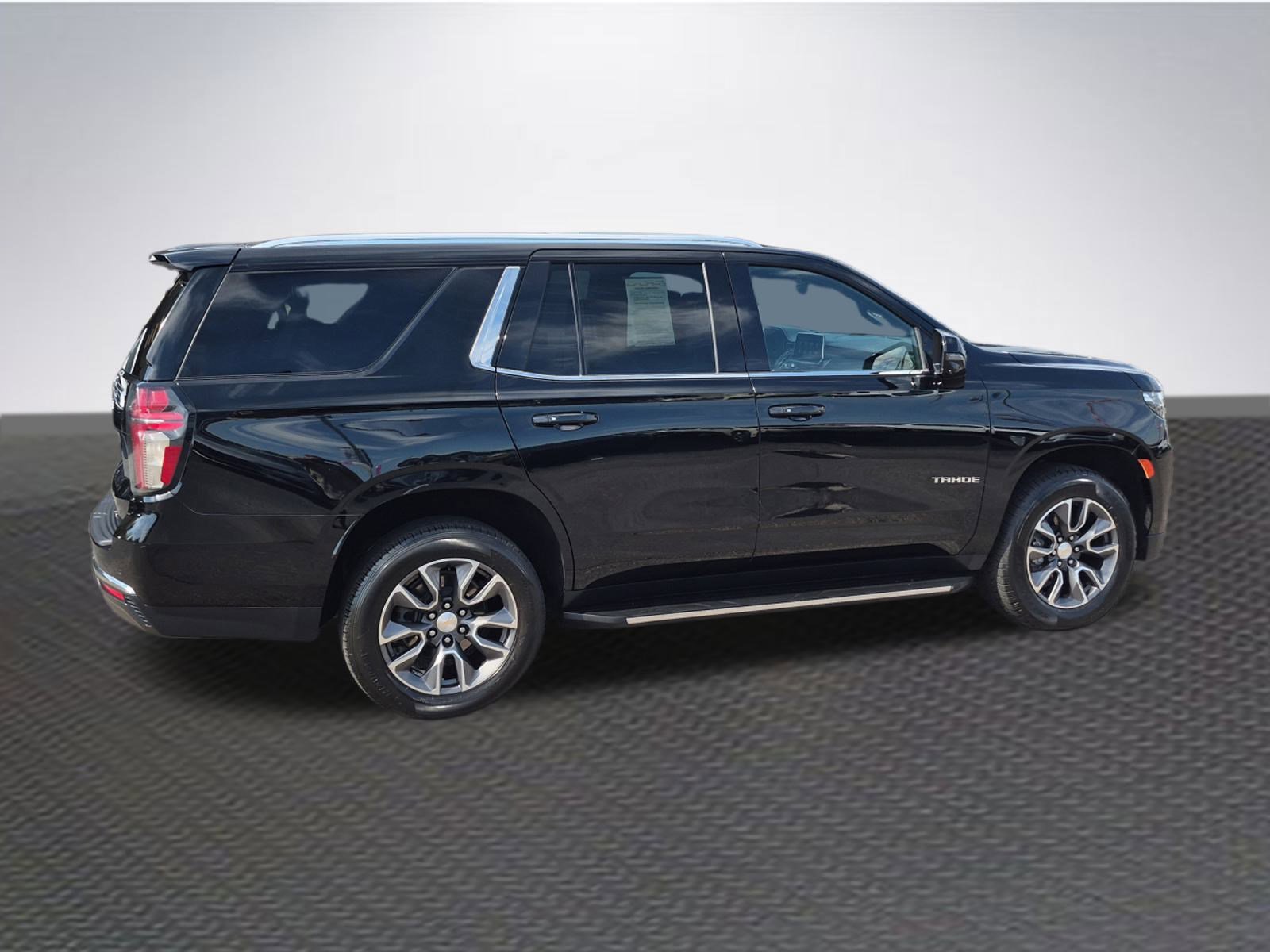 Used 2021 Chevrolet Tahoe LT w/ LT Signature Plus Package image 4