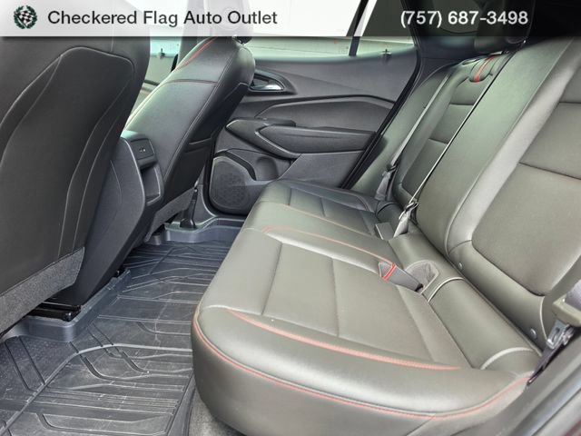 Used 2024 Chevrolet Trax RS w/ Sunroof Package FWD image 37
