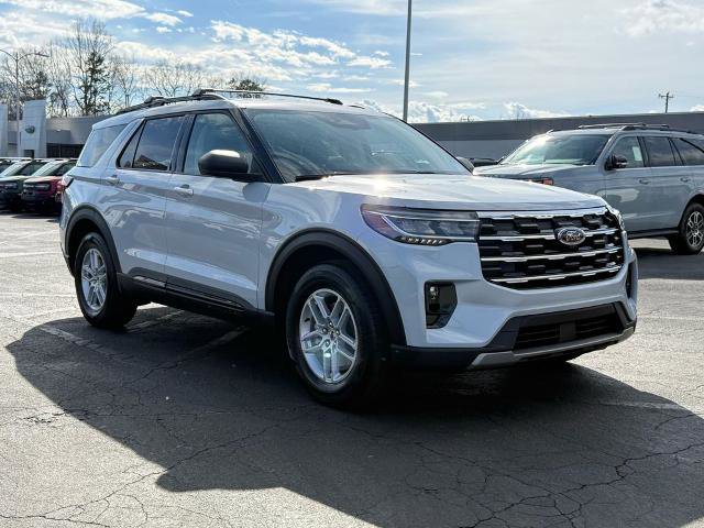 Certified 2026 Ford Explorer Active w/ Active Comfort Package RWD image 2