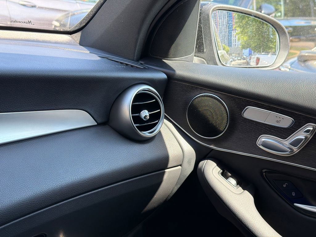Used 2022 Mercedes-Benz GLC 300 4MATIC image 31