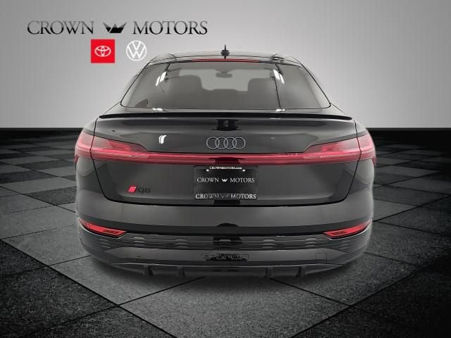 Used 2024 Audi Q8 e-tron Prestige w/ Prestige Package AWD/4WD image 5