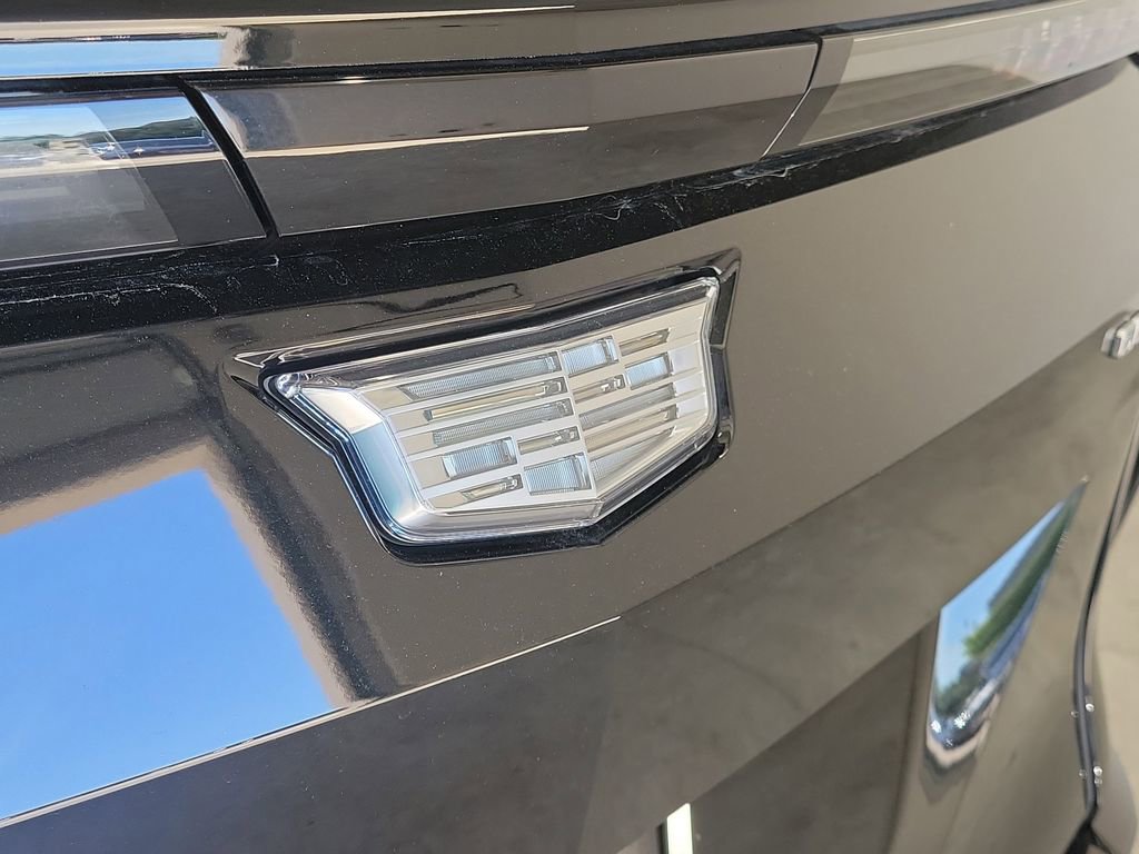 Used 2024 Cadillac Lyriq Sport w/ LPO, Floor Liner Package AWD/4WD image 10