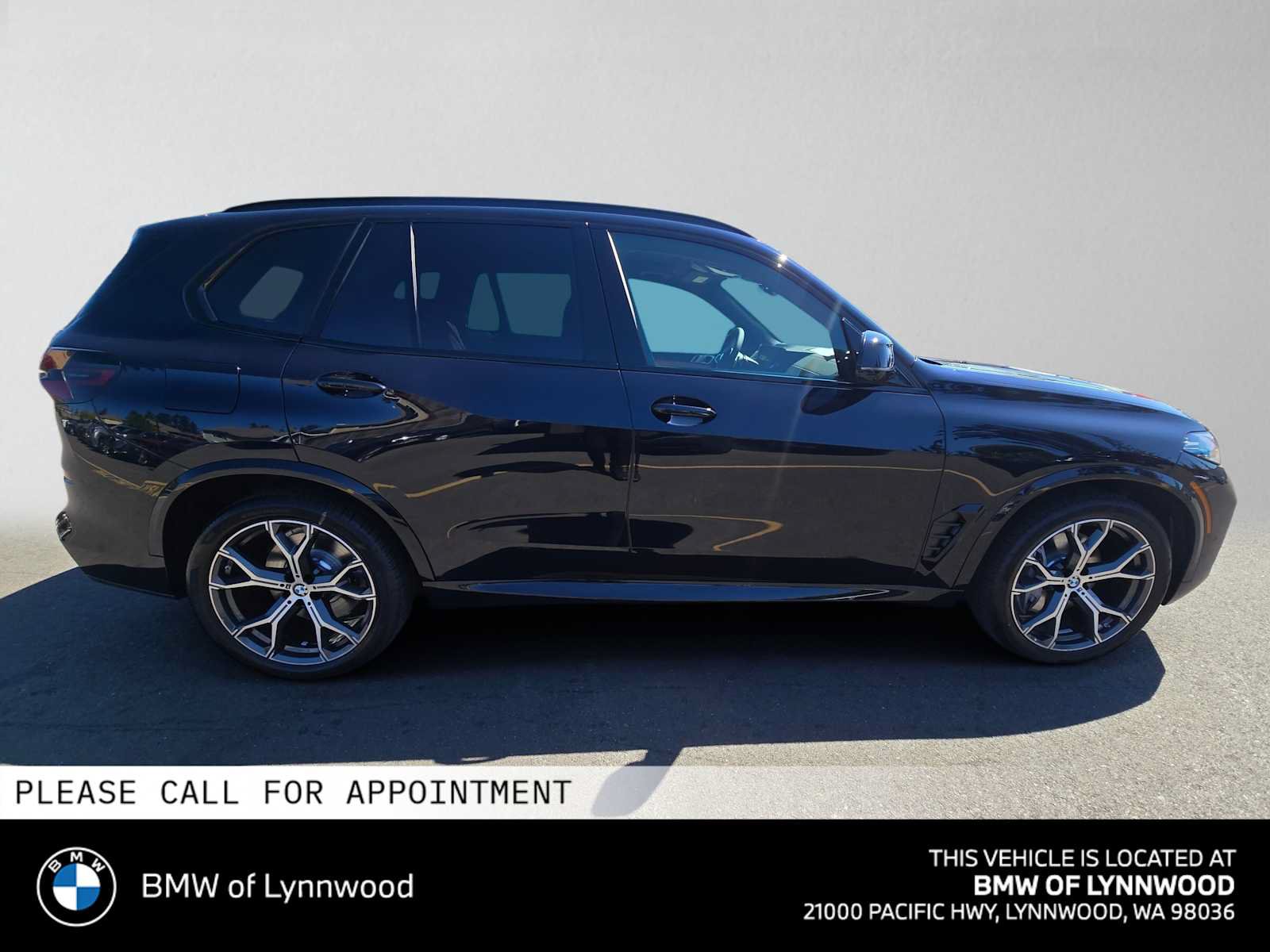 New 2026 BMW X5 xDrive50e w/ M Sport Package AWD/4WD image 2