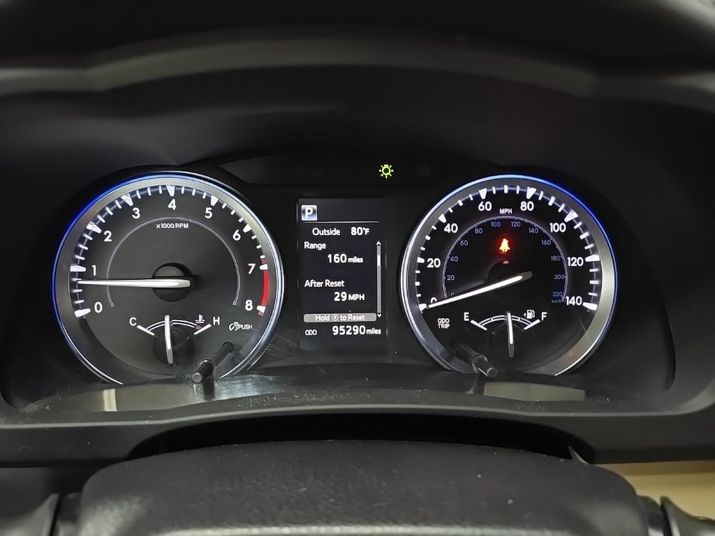 Used 2017 Toyota Highlander XLE AWD/4WD image 25