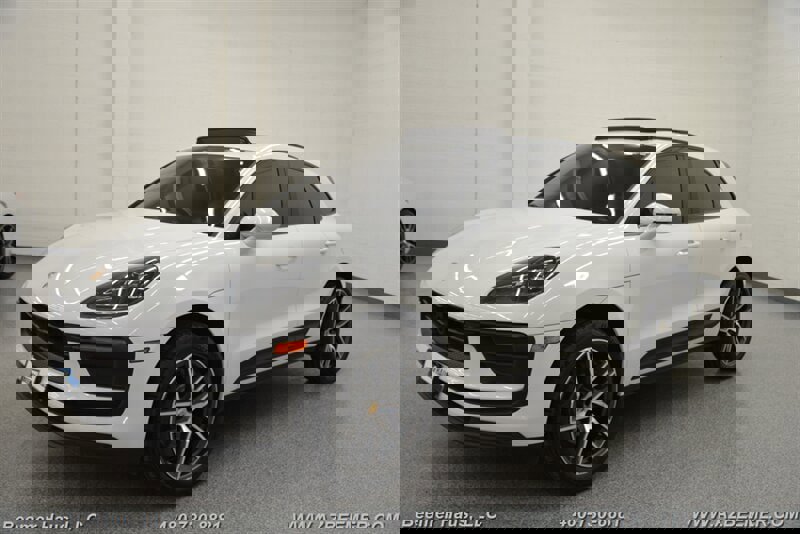 Used 2023 Porsche Macan image 3