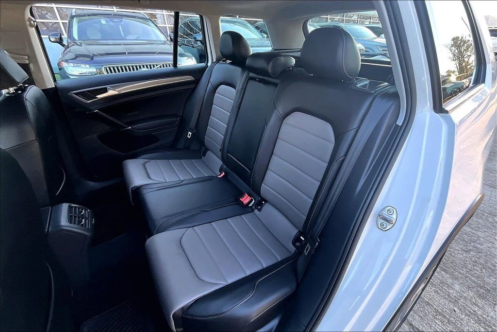 Used 2017 Volkswagen Golf Alltrack SEL image 33