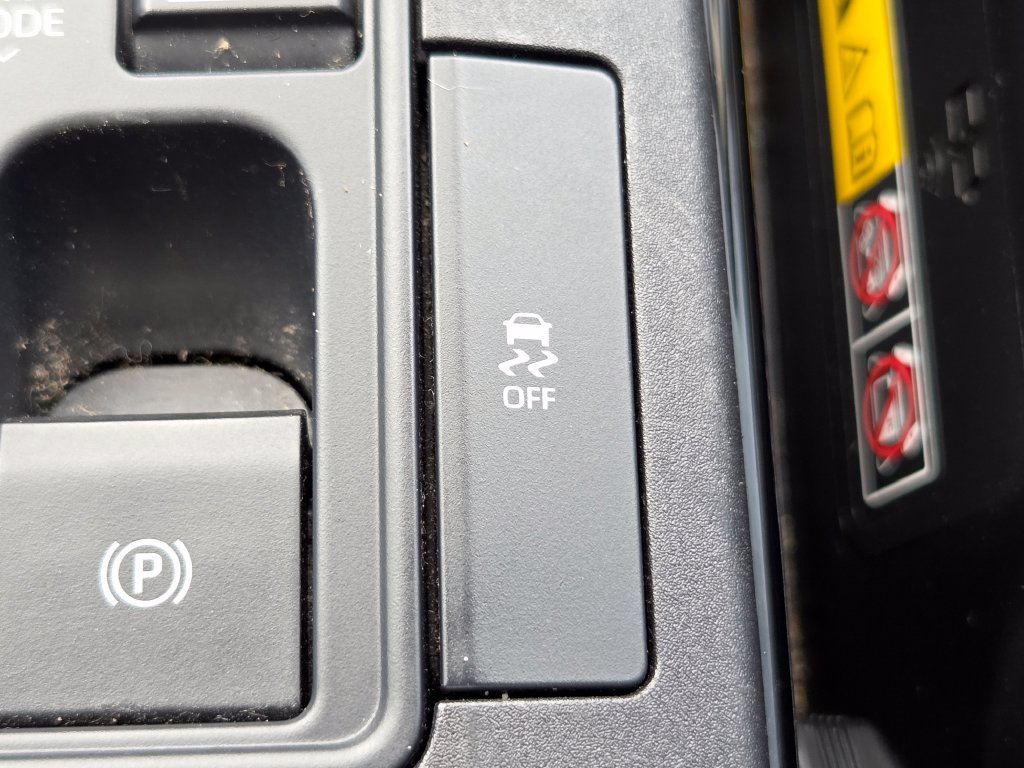 Used 2023 Toyota Prius XLE AWD/4WD image 12