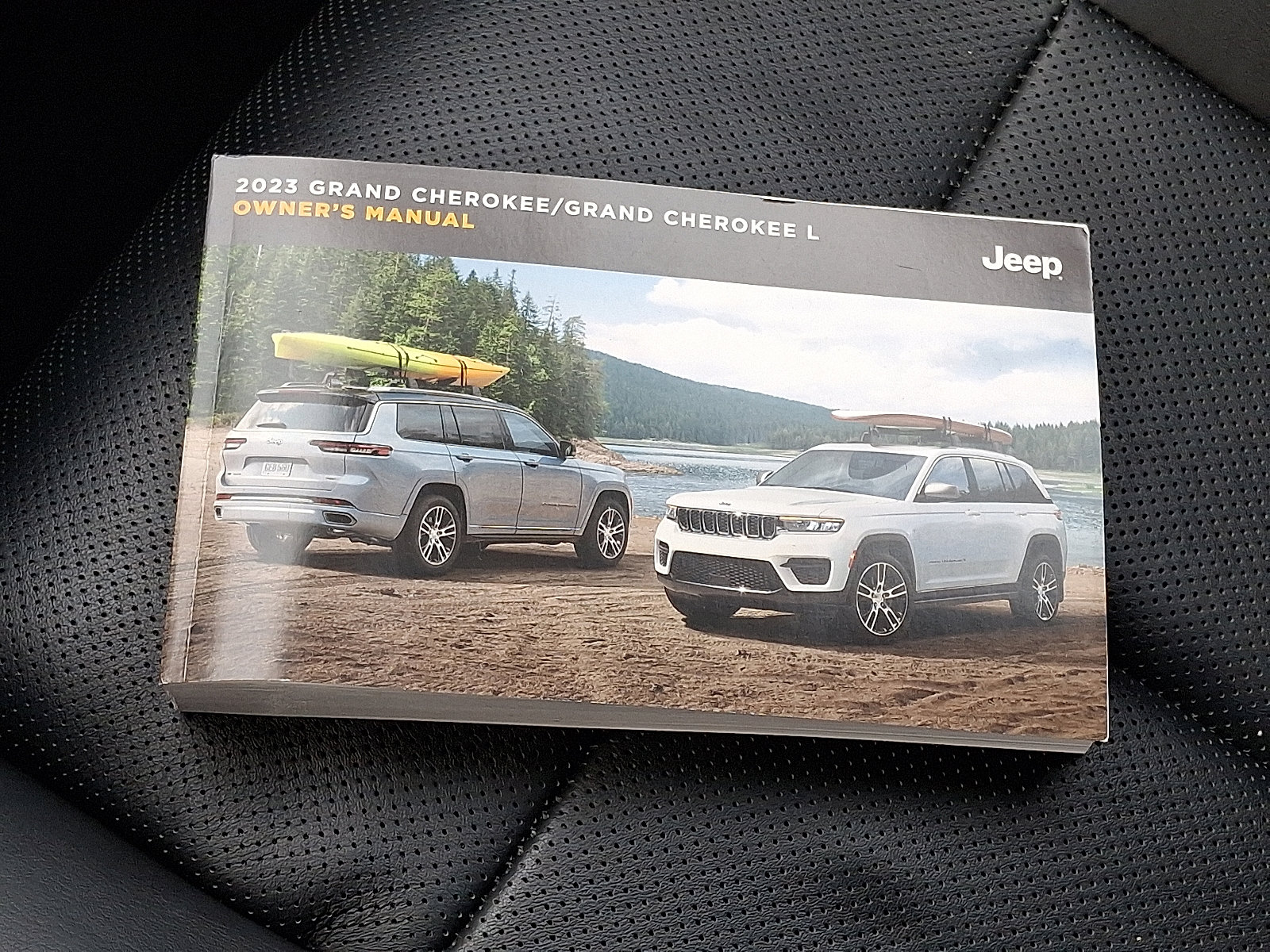 Used 2023 Jeep Grand Cherokee Overland w/ Luxury Tech Group IV image 35